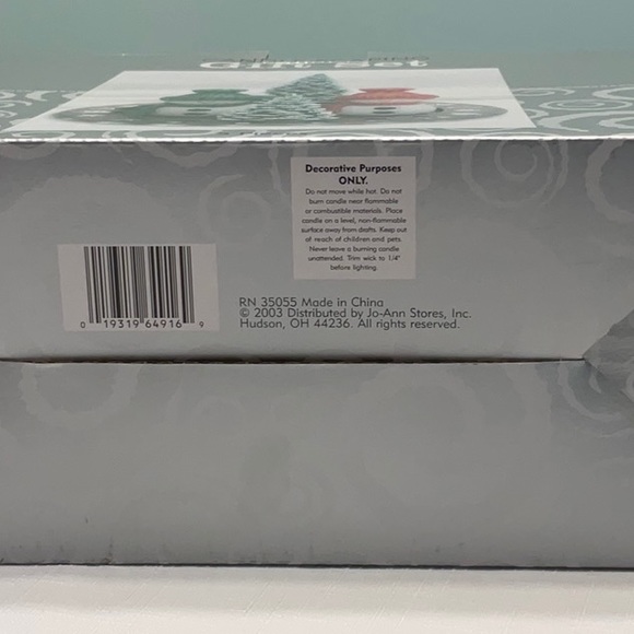 Snowmen & Pine Tree Candle Gift Set 5 Pieces - Picture 4 of 6